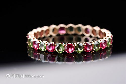 宝石手镯 独特饰品与家居电器的跨界关联